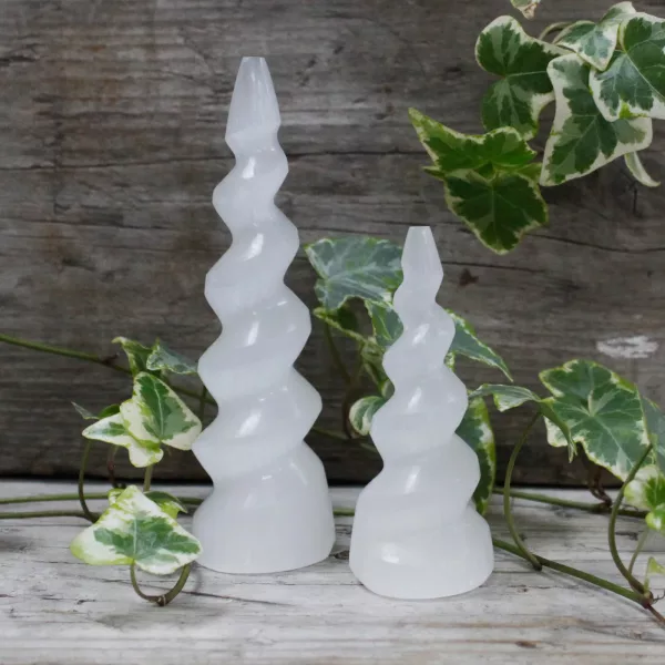 Selenite Spiral Unicorn Horn Tower - 15 cm - Image 4