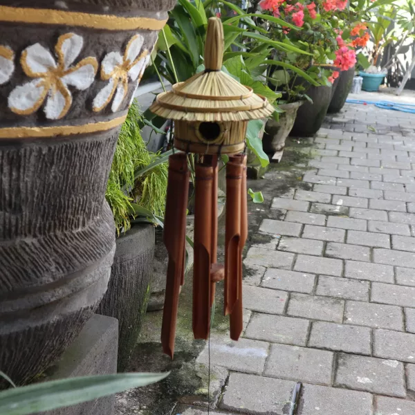 Round Seagrass Bird Box with Chimes 45x17cm - Image 3