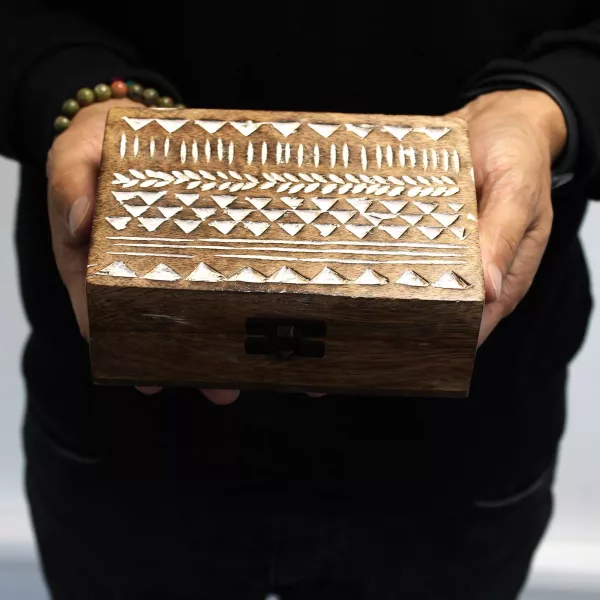 White Washed Wooden Box - 6x4 Aztec Design - Image 2
