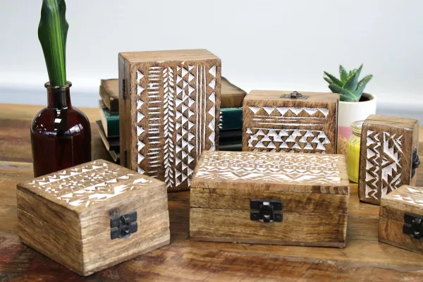 White Washed Wooden Box - 6x4 Aztec Design - Image 4
