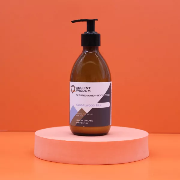 Sandalwood Silk Lotion 300ml - Image 2