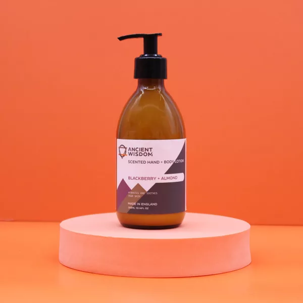 Blackberry & Almond Lotion 300ml - Image 2