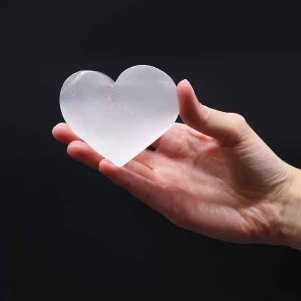 Selenite Heart - 5-6 cm - Image 4