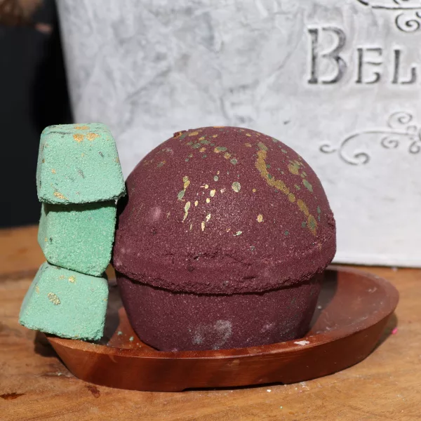 Dubai Bath Bomb - Emerald Oudh Truffle - Image 5