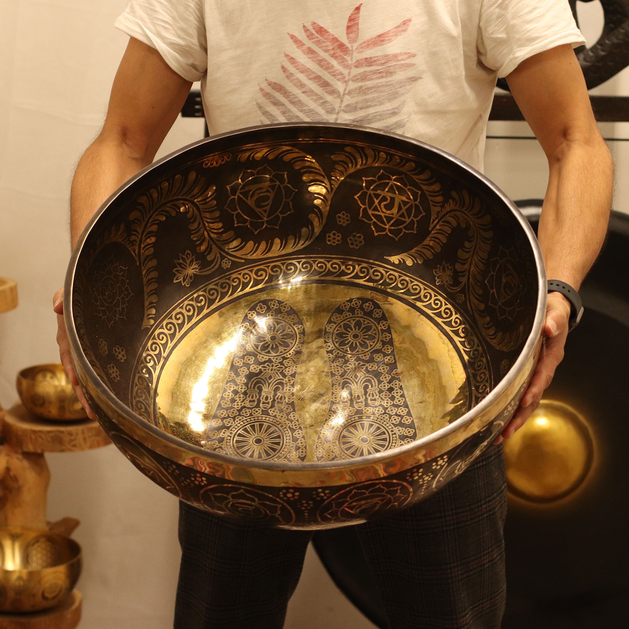 Engraved - Huge Vibrational Feet Standing Bowl - 50x20cm (10.7kg) - Image 11