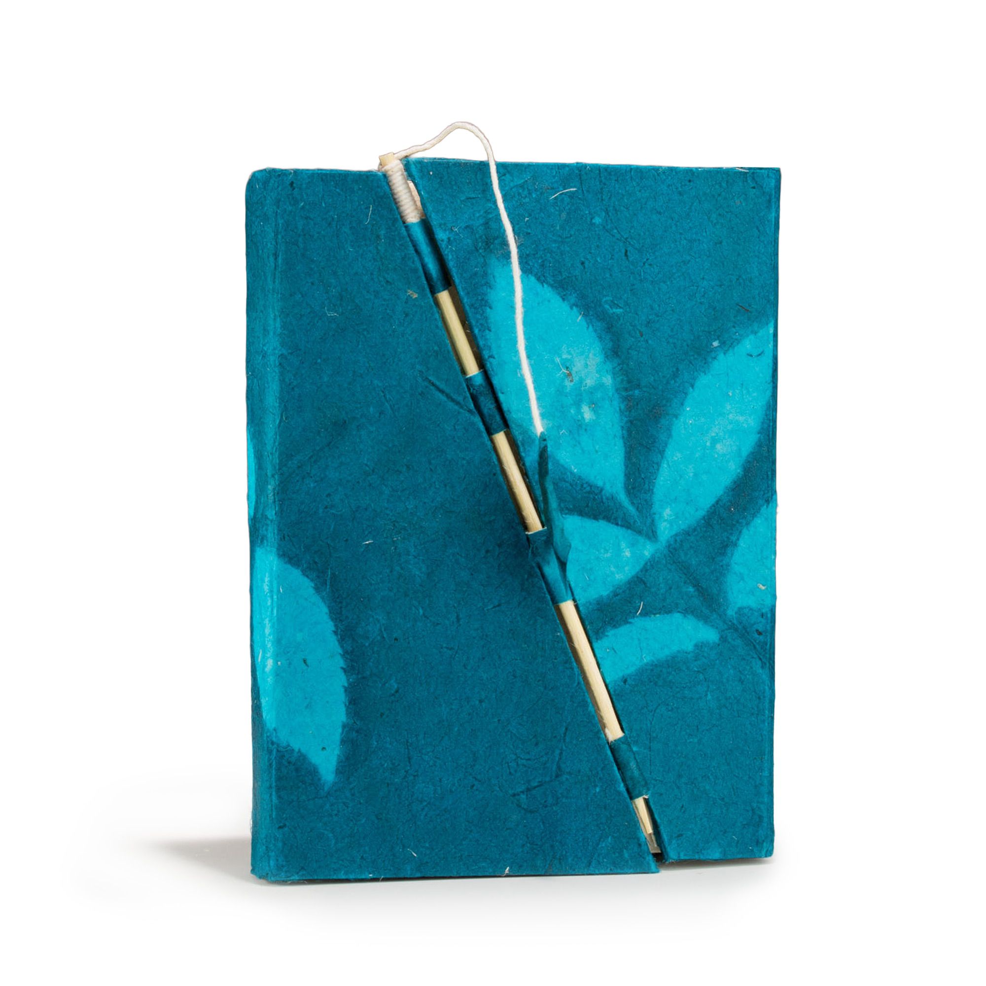 Lokta Bold Floral Bamboo Lock Notebook – Medium (15x12cm) – 45 Leaves – Midnight Blue 1 Lokta Bold Floral Bamboo Lock Notebook – Medium (15x12cm) – 45 Leaves – Midnight Blue
