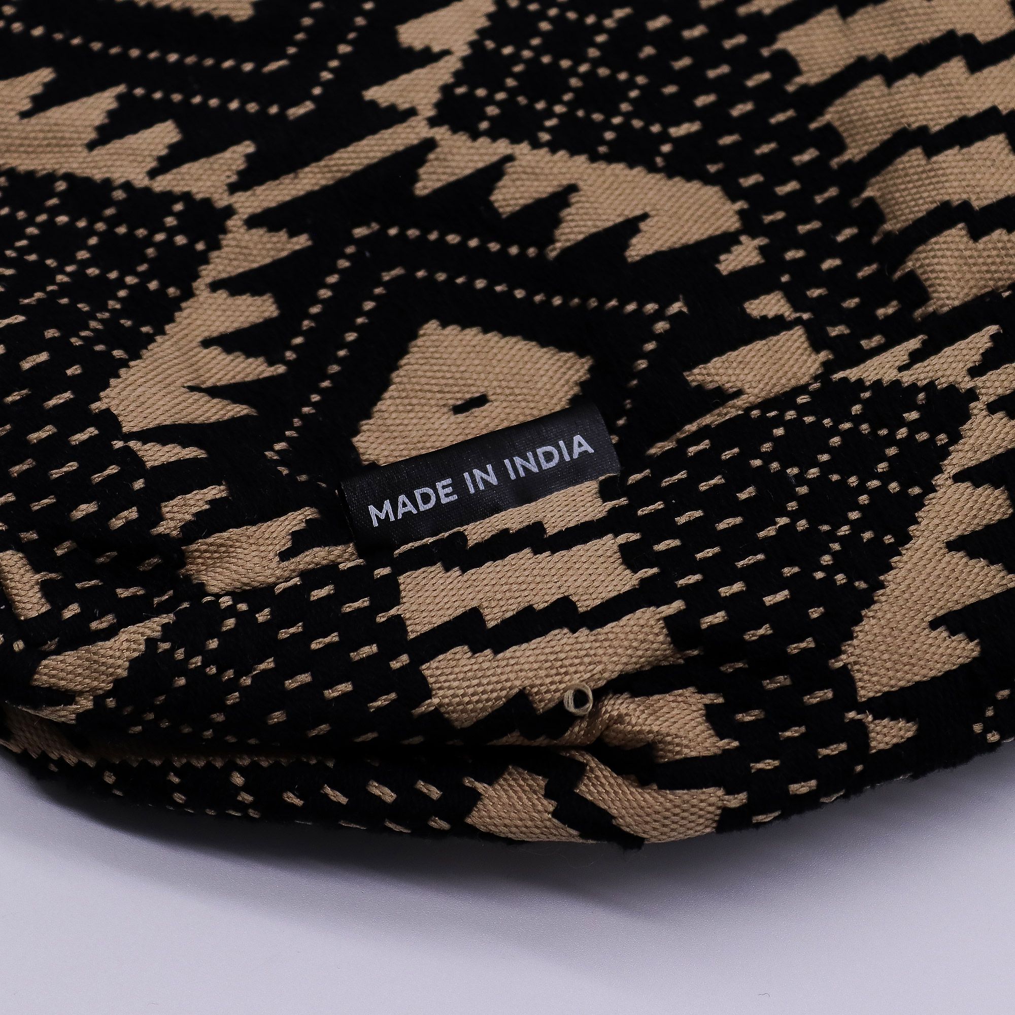 Nomad Sari Jacquard Natural Wander Muse Bags - Desert Loom - Image 6