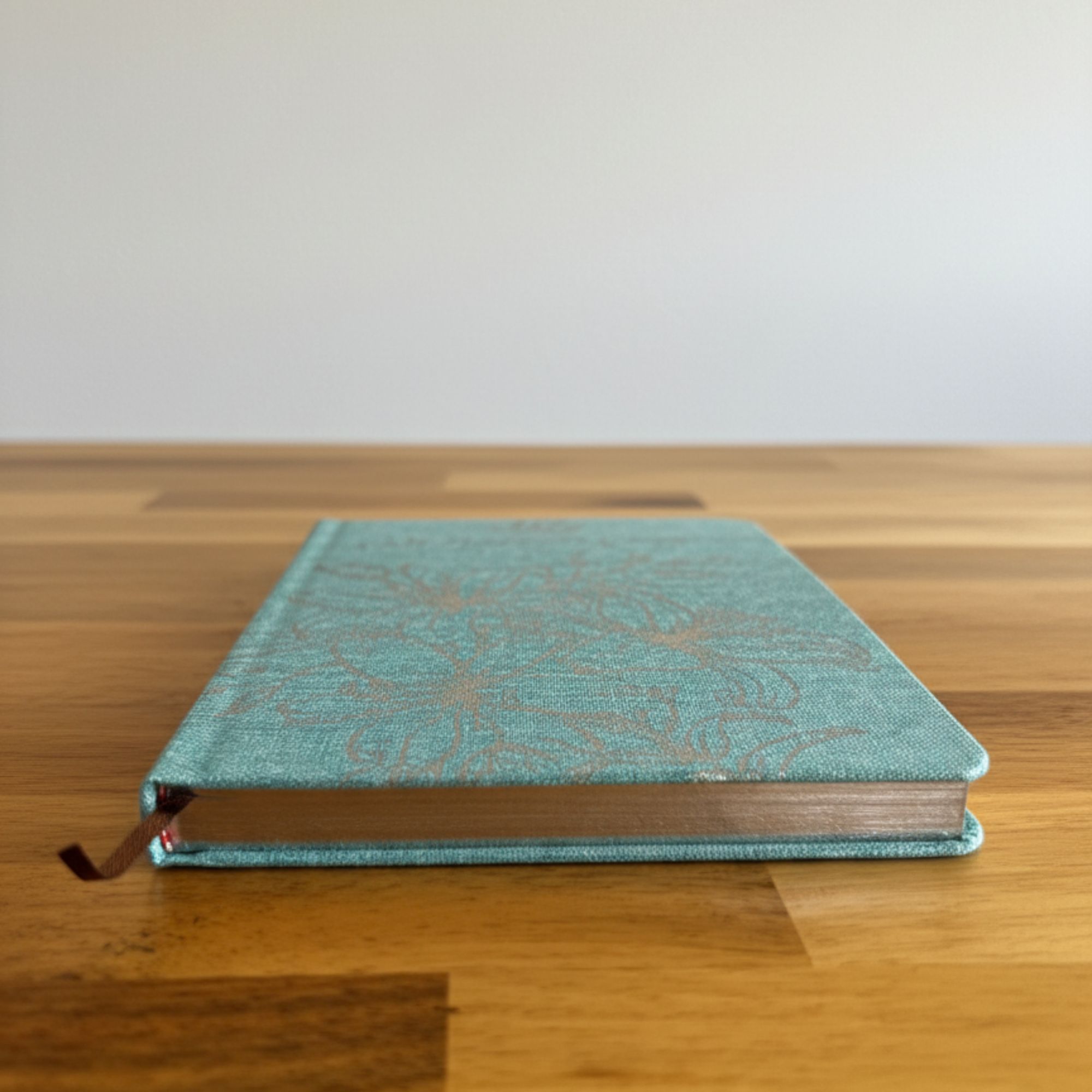 Blue Gratitude Journal with Silver Lining - 120 pages - I am Thankful For - Image 3