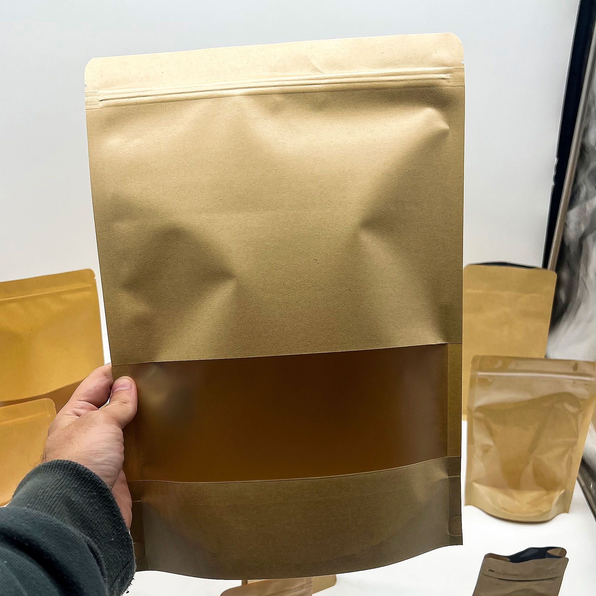 Kraft Window Bag 25x35cm - Image 4