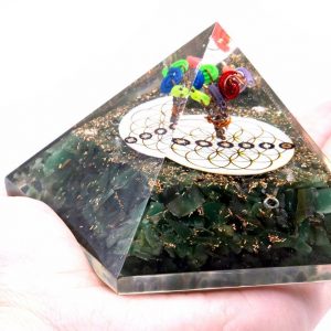 Orgonite Pyramid - Green Acewnturine nd Flower of Life - 70 mm