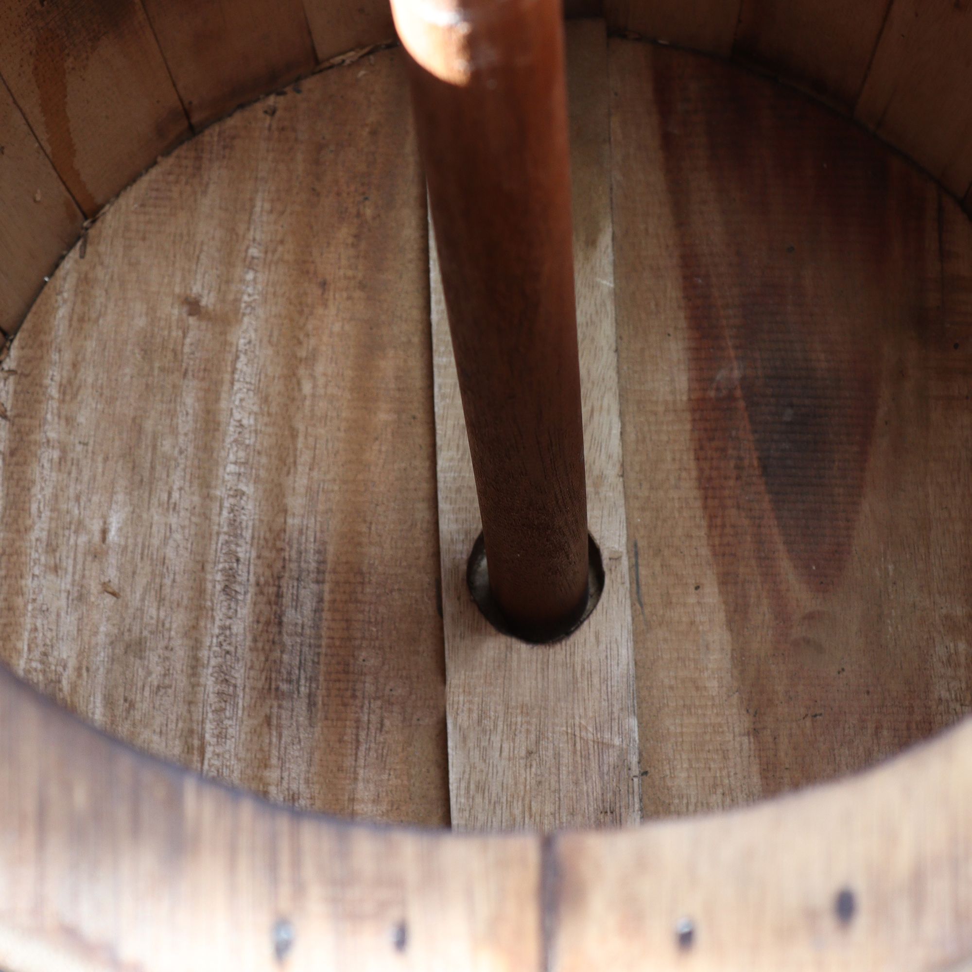 Beer Barrel Stool & Parasol Stand – Natural Wood 38 x 32 cm - Image 7
