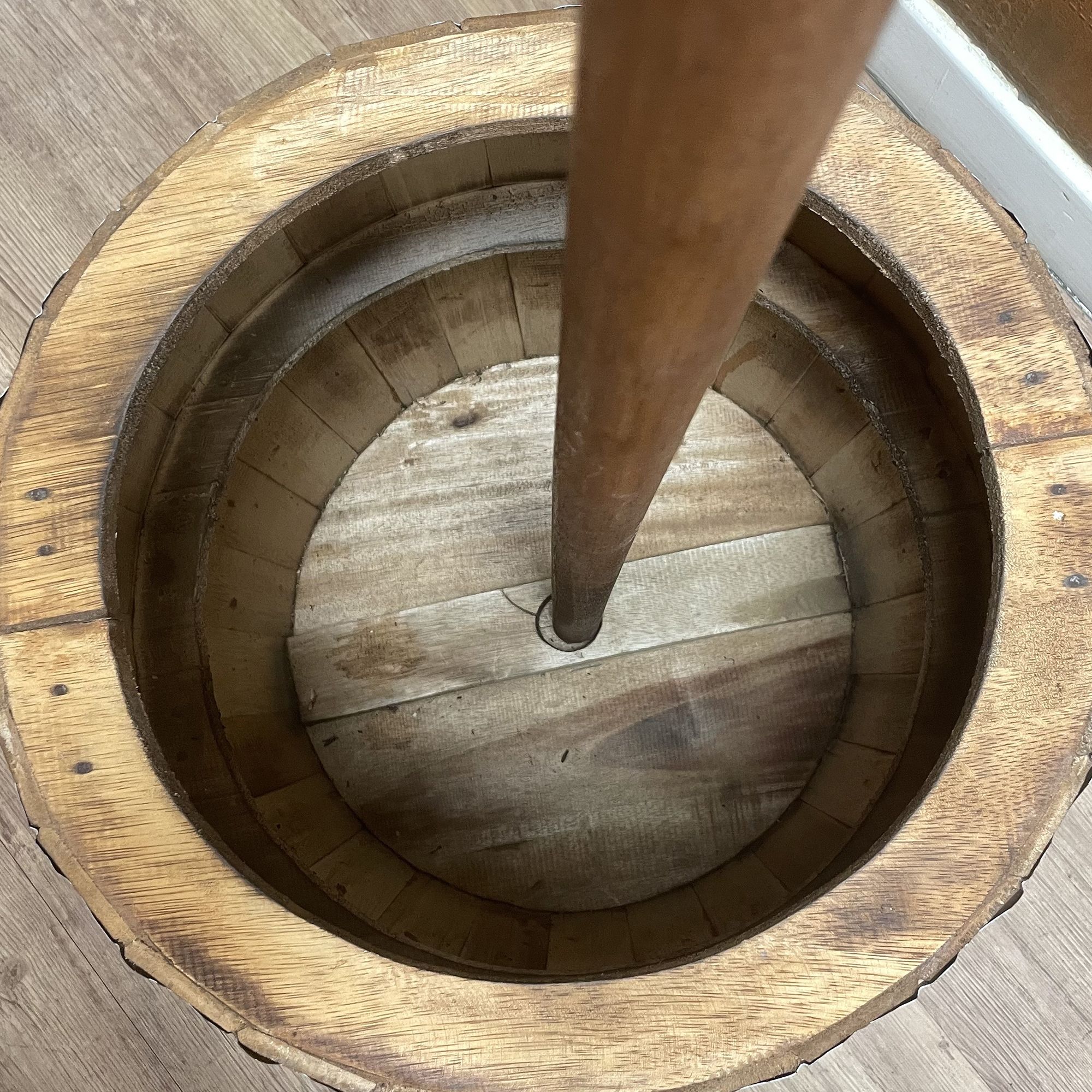 Beer Barrel Stool & Parasol Stand – Natural Wood 38 x 32 cm