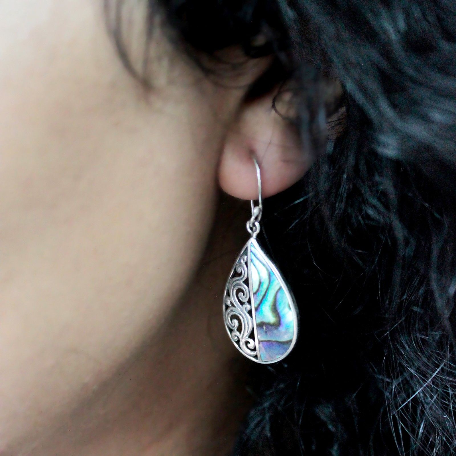 Shell & Silver Earrings - Three Hearts - MOP - Image 2
