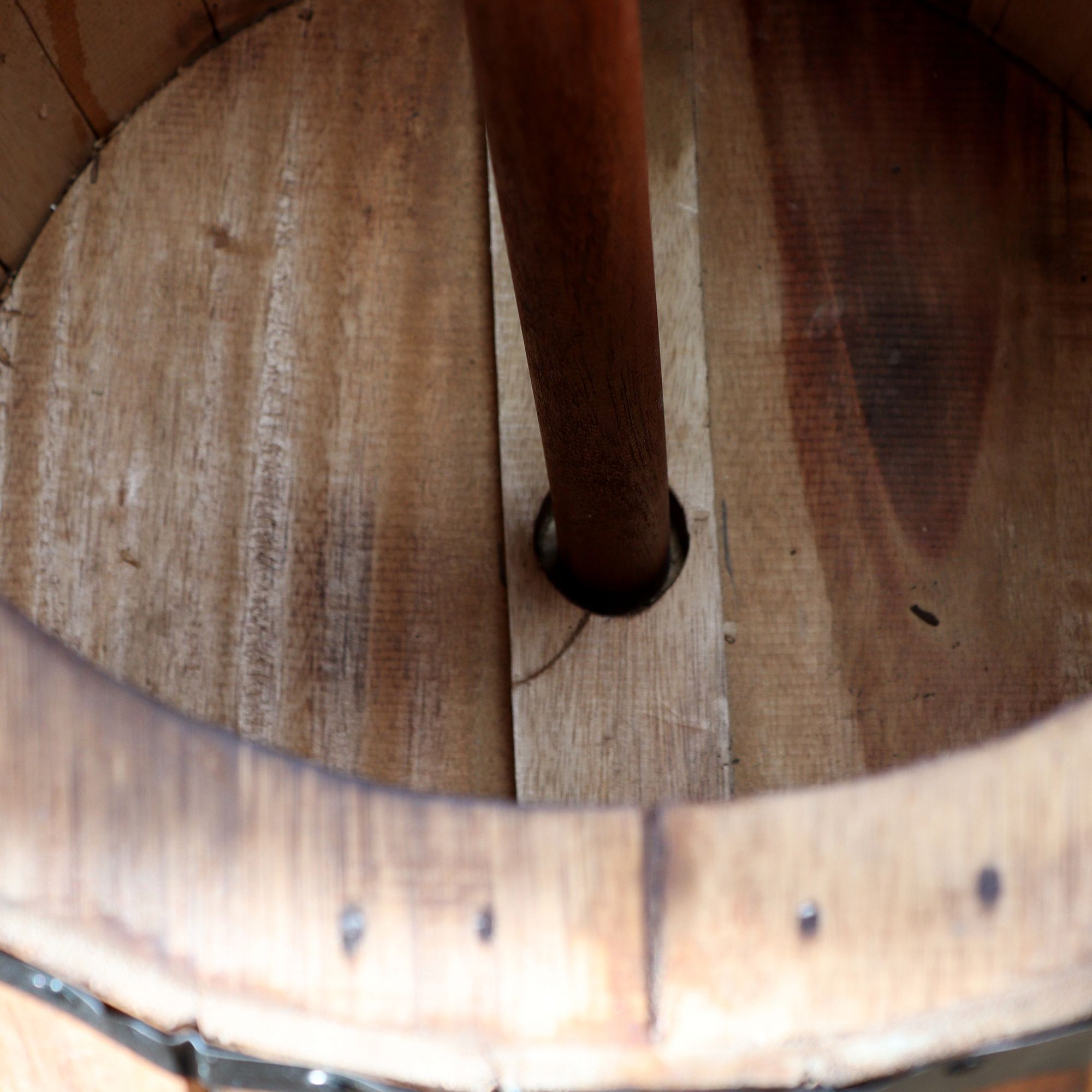 Beer Barrel Stool & Parasol Stand – Natural Wood 38 x 32 cm - Image 11