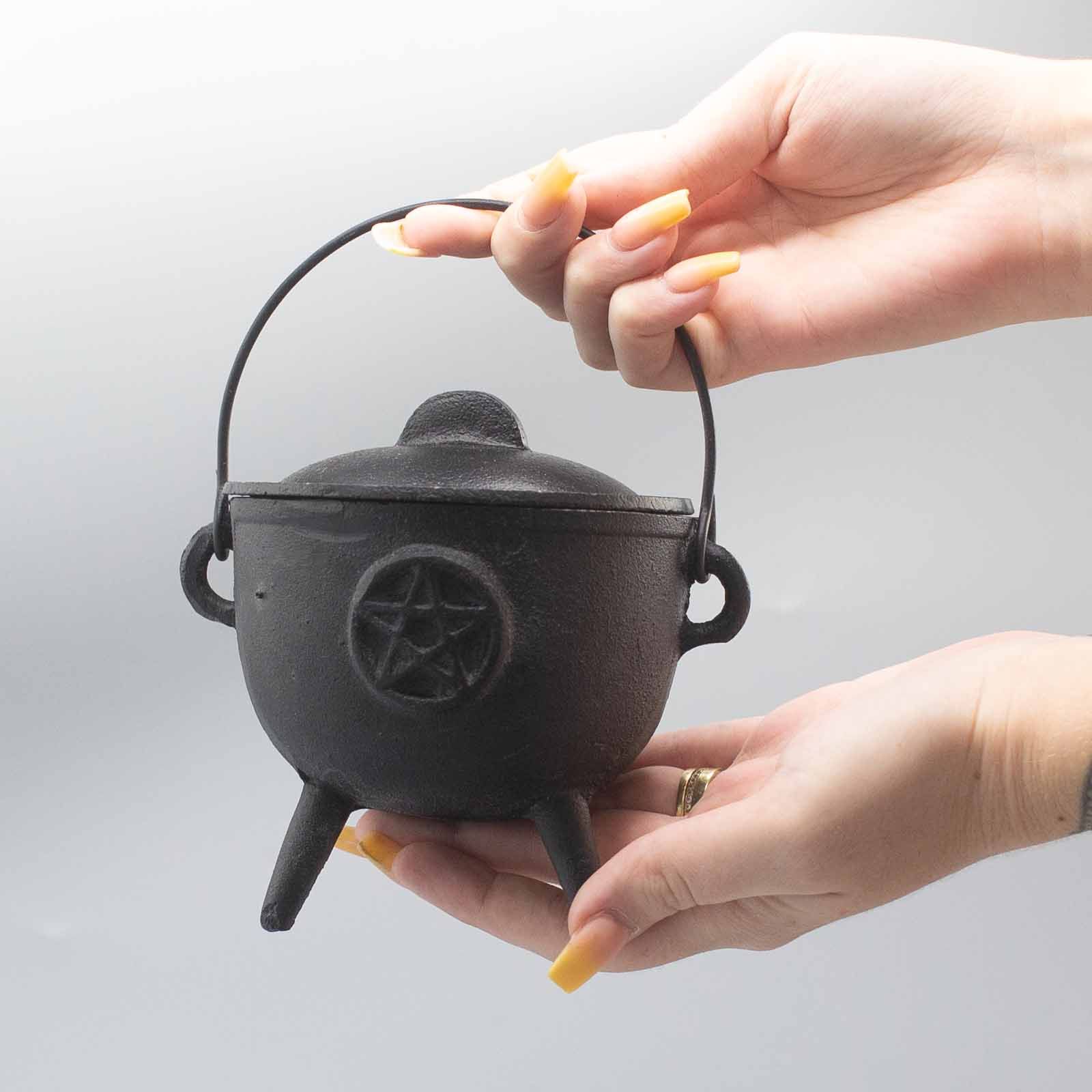 Cast Iron Cauldron with Pentagon 11x13cm - Image 2