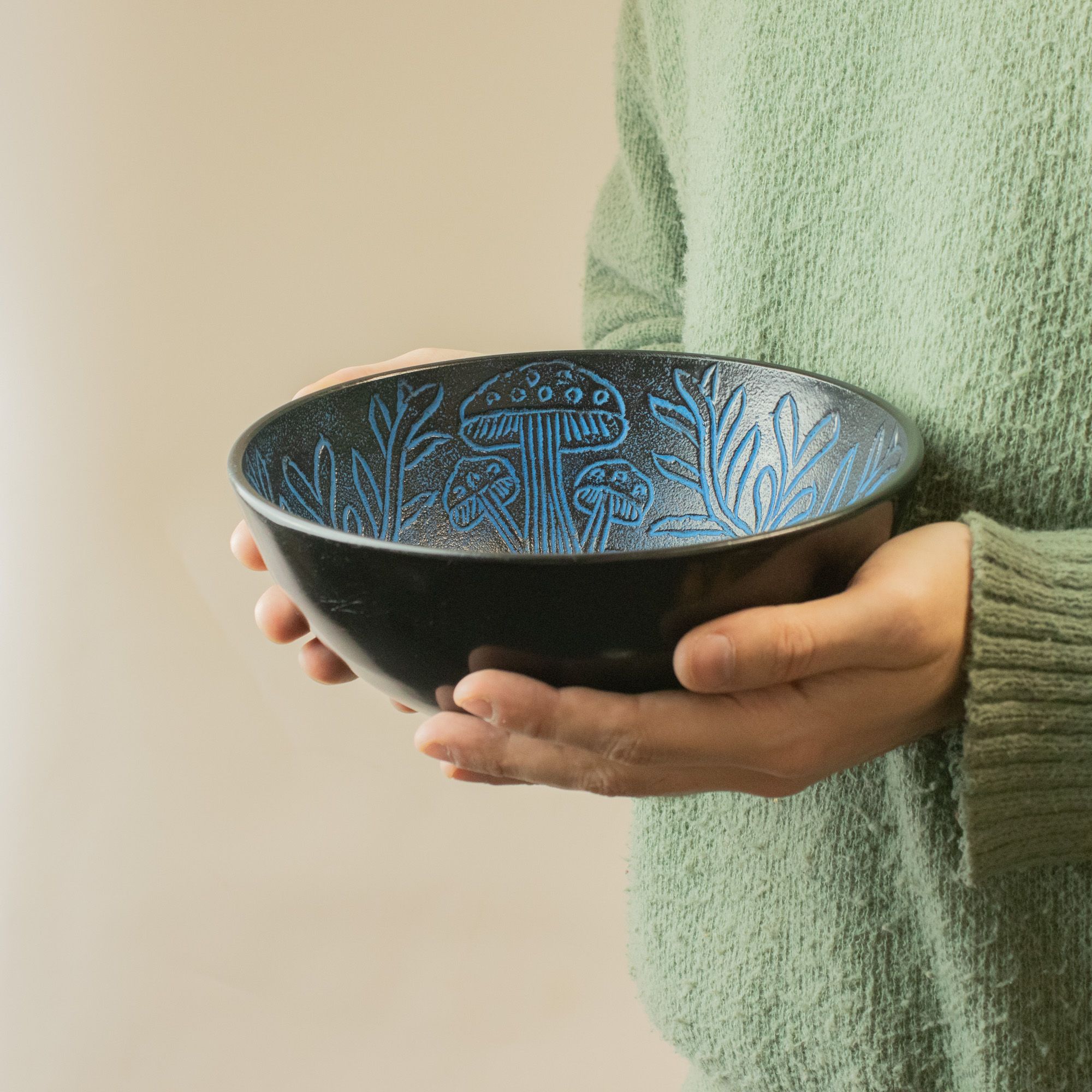 Aluminum Singing Bowl - Magic Mushroom - Blue (20cm) - Image 5