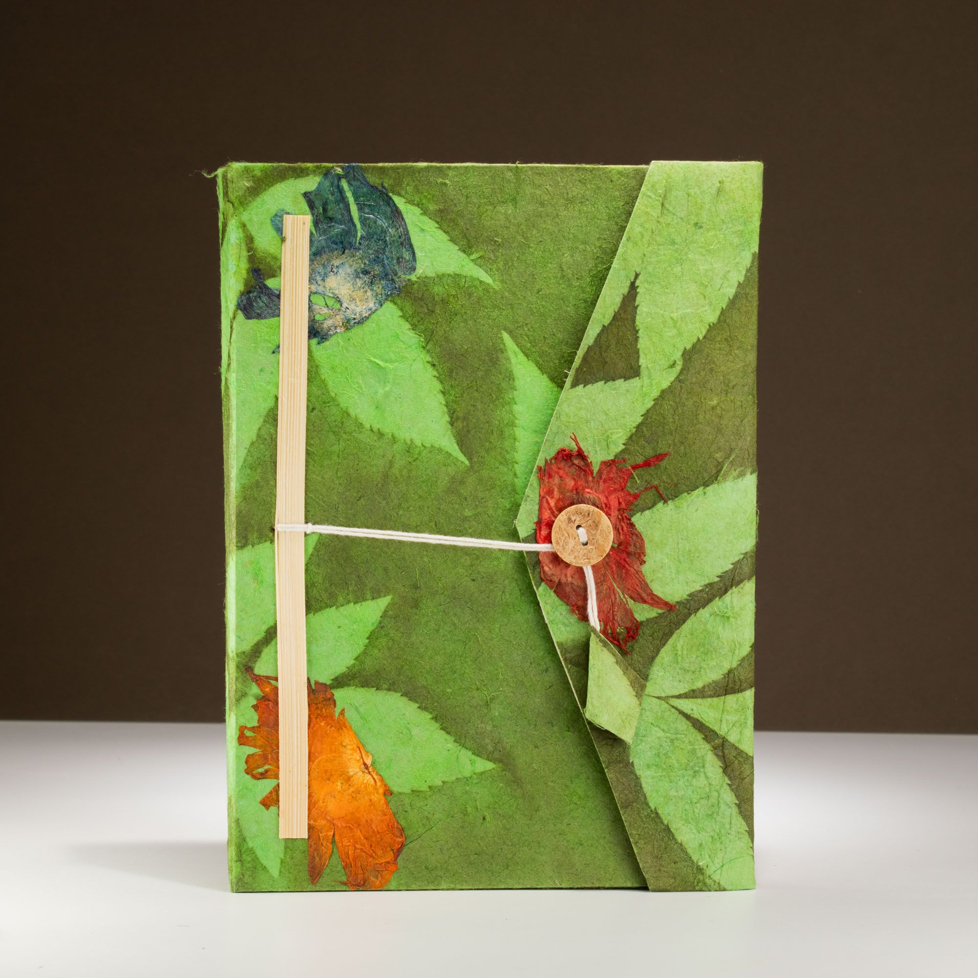 Lokta Bold Floral Notebook – Large (21x15cm) – 45 Leaves – Includes Bookmark – Moss Green - Image 4