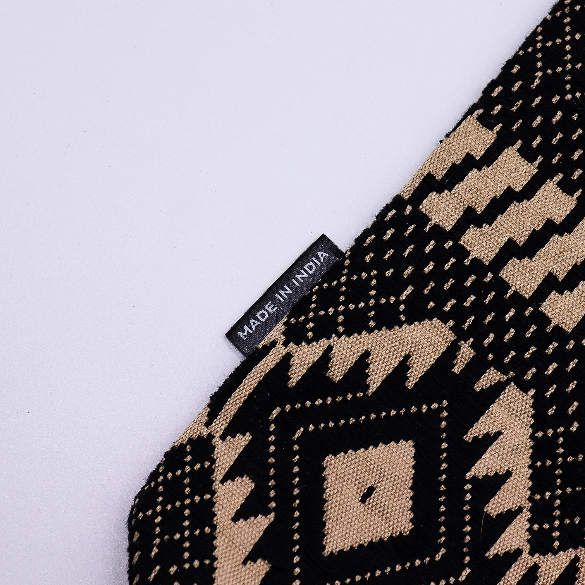 Nomad Sari Jacquard Natural Nomad Carryall Bags - Desert Loom - Image 2