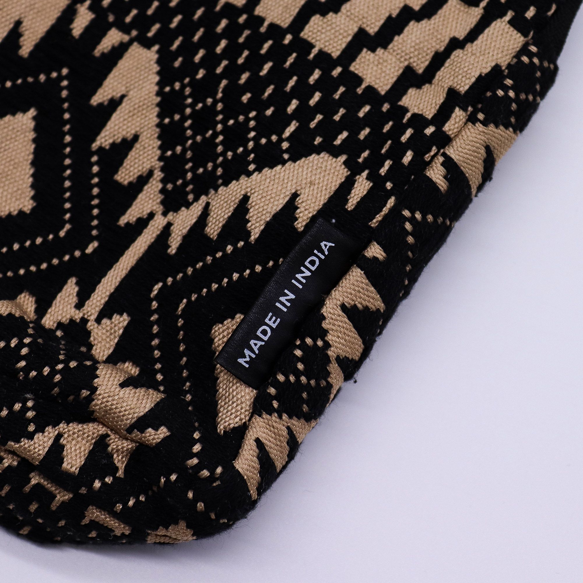 Nomad Sari Jacquard Natural Cross Bag - Desert Loom - Image 4