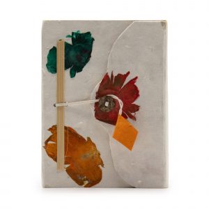 Med Lokta Button Lock Notebook (15x12cm) - 45 leafs - Crafted Real Himalayan Floral Design