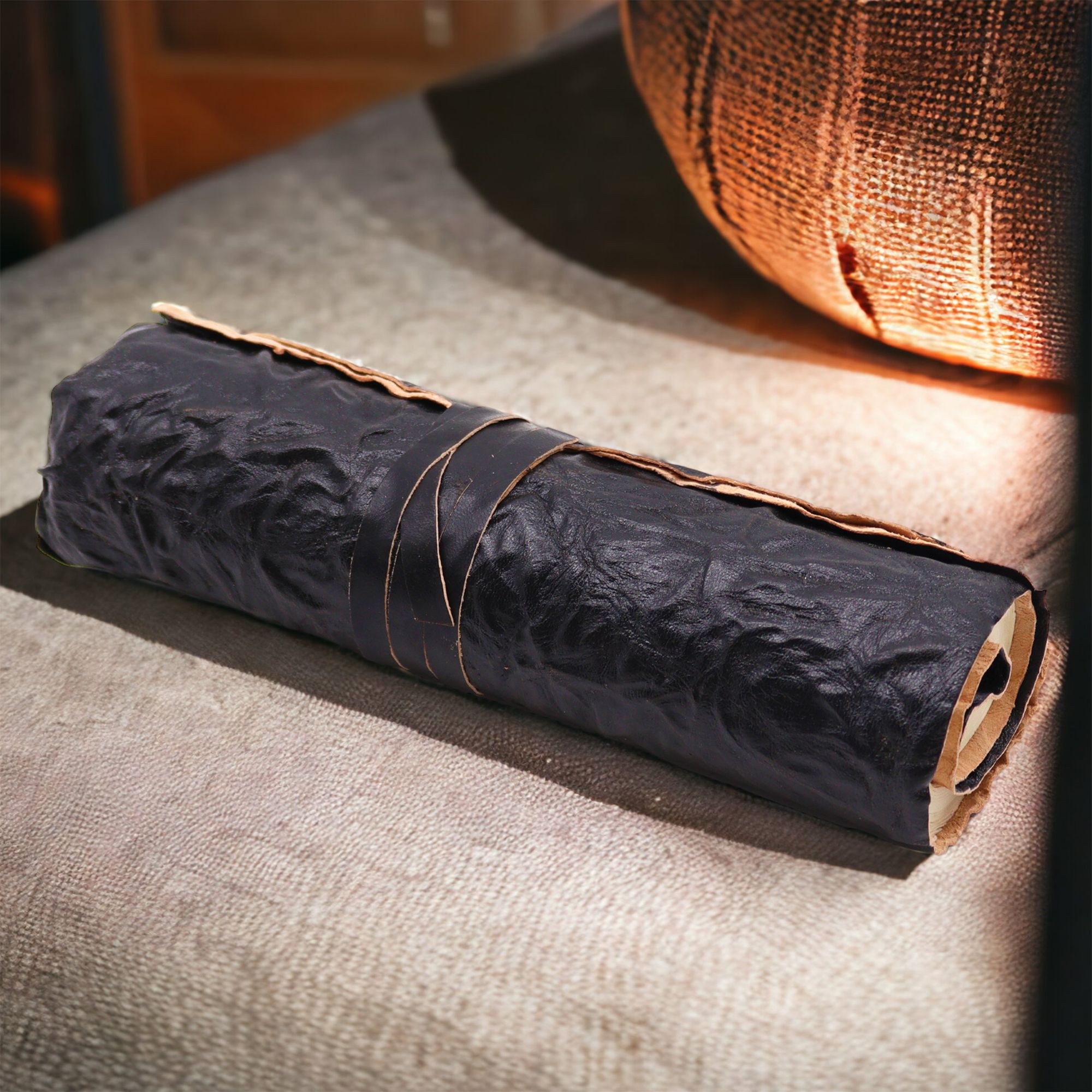 Rolled Leather Travel Notebook - 96 pages - Black 21x15cm - Image 2
