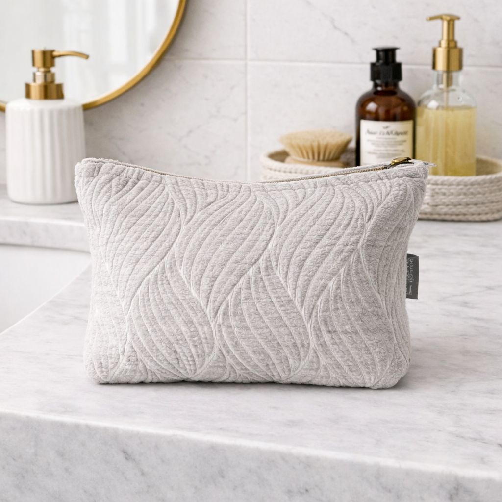 Nomad Sari Indian Jacquard Toiletry Bag - Moonlit Weave - Image 8
