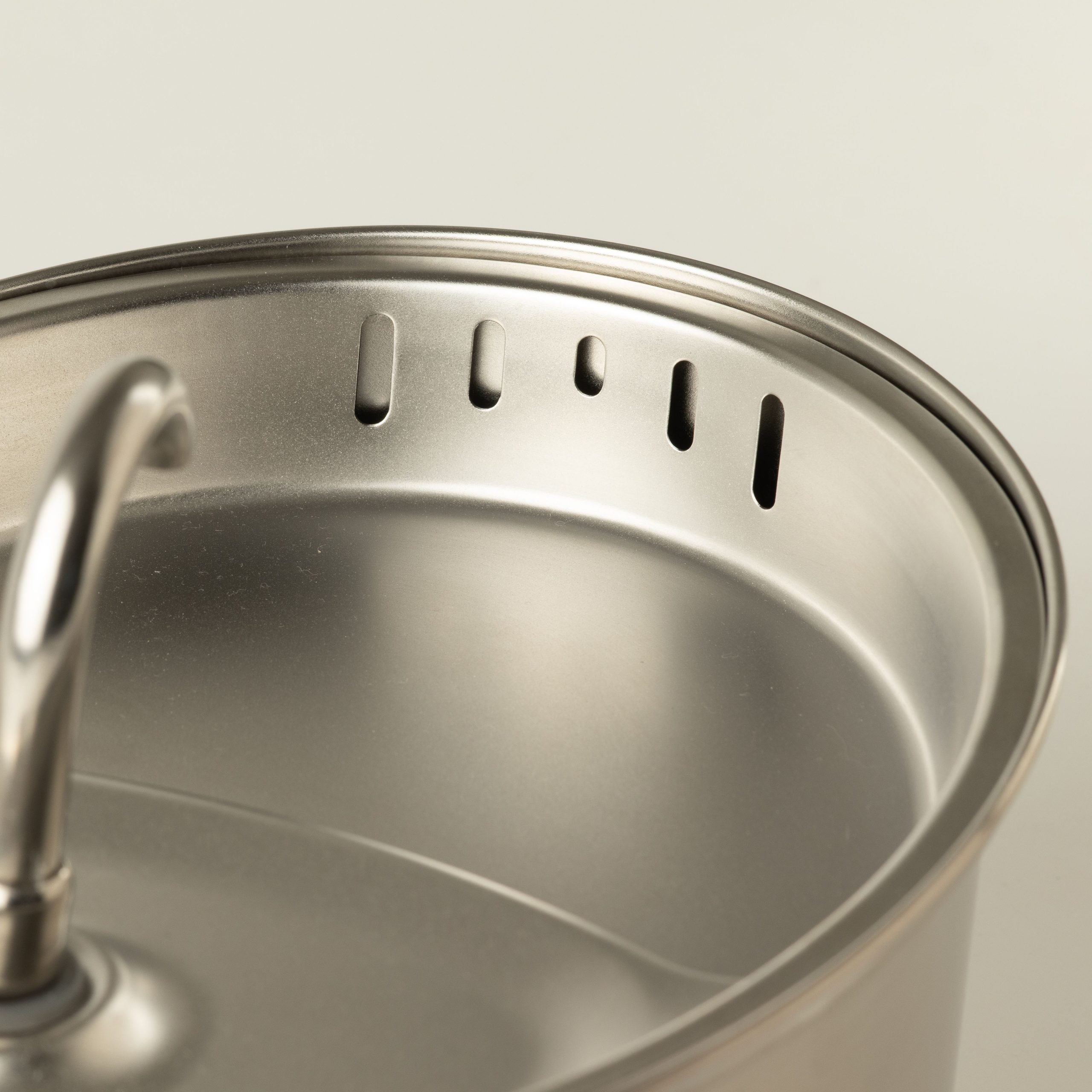PAW Food Bowls - Electric Water Fountain 2.5 Liter - USB - Stainless Steal (304) - Image 3