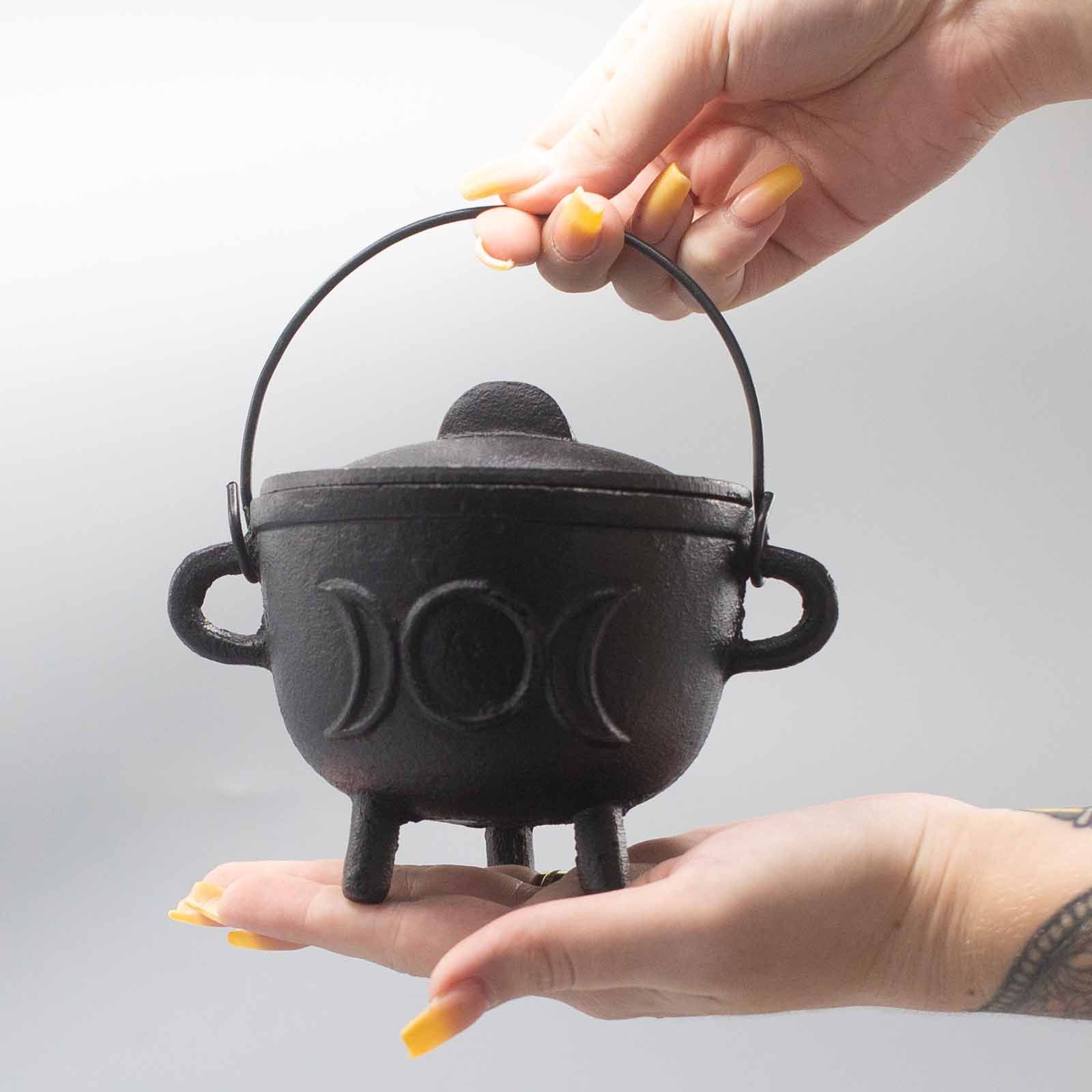 Cast Iron Cauldron with Triple Moon 11x13cm - Image 2