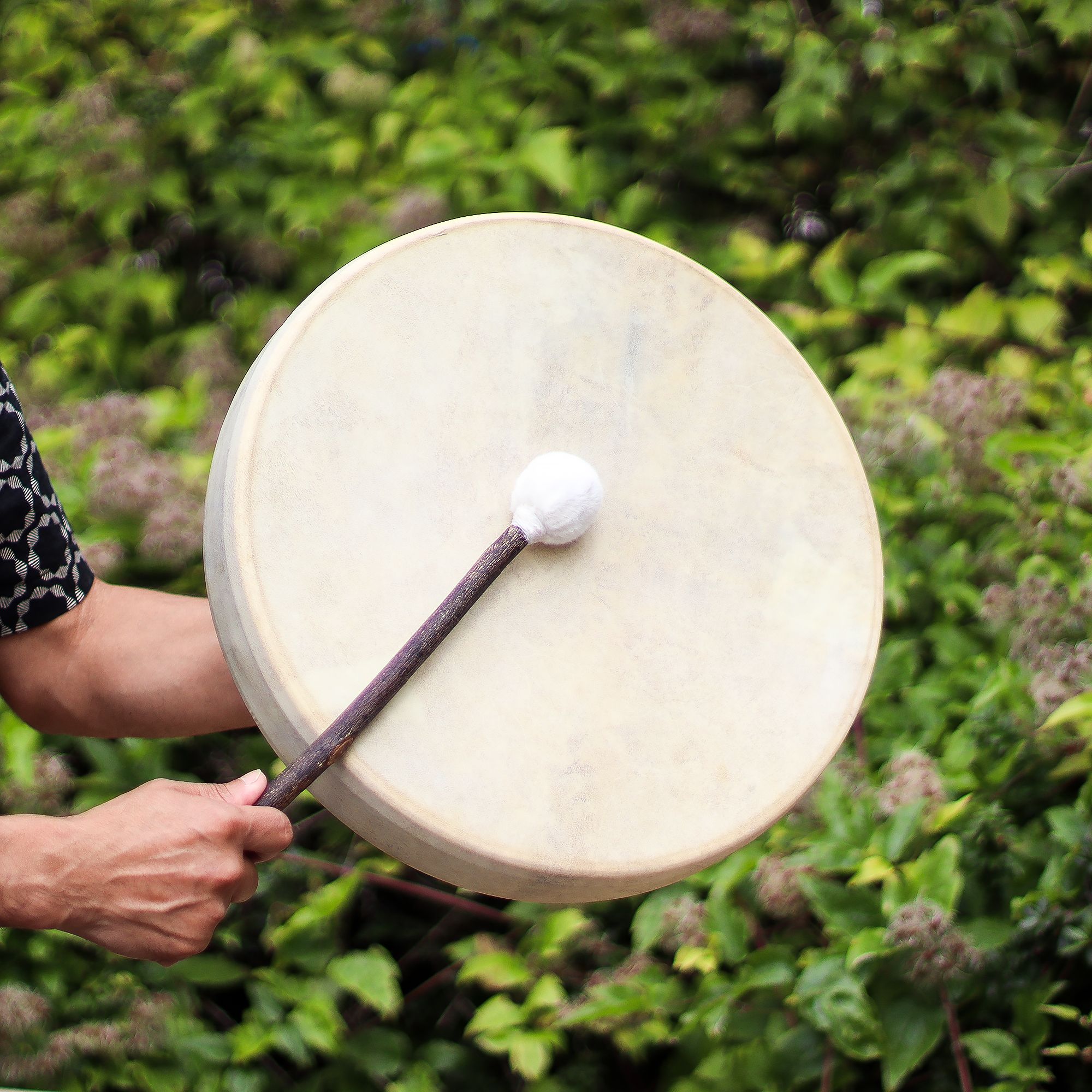Spirit of the Bear - Shaman Drum & Stick- Tunable - 40cm - Image 8