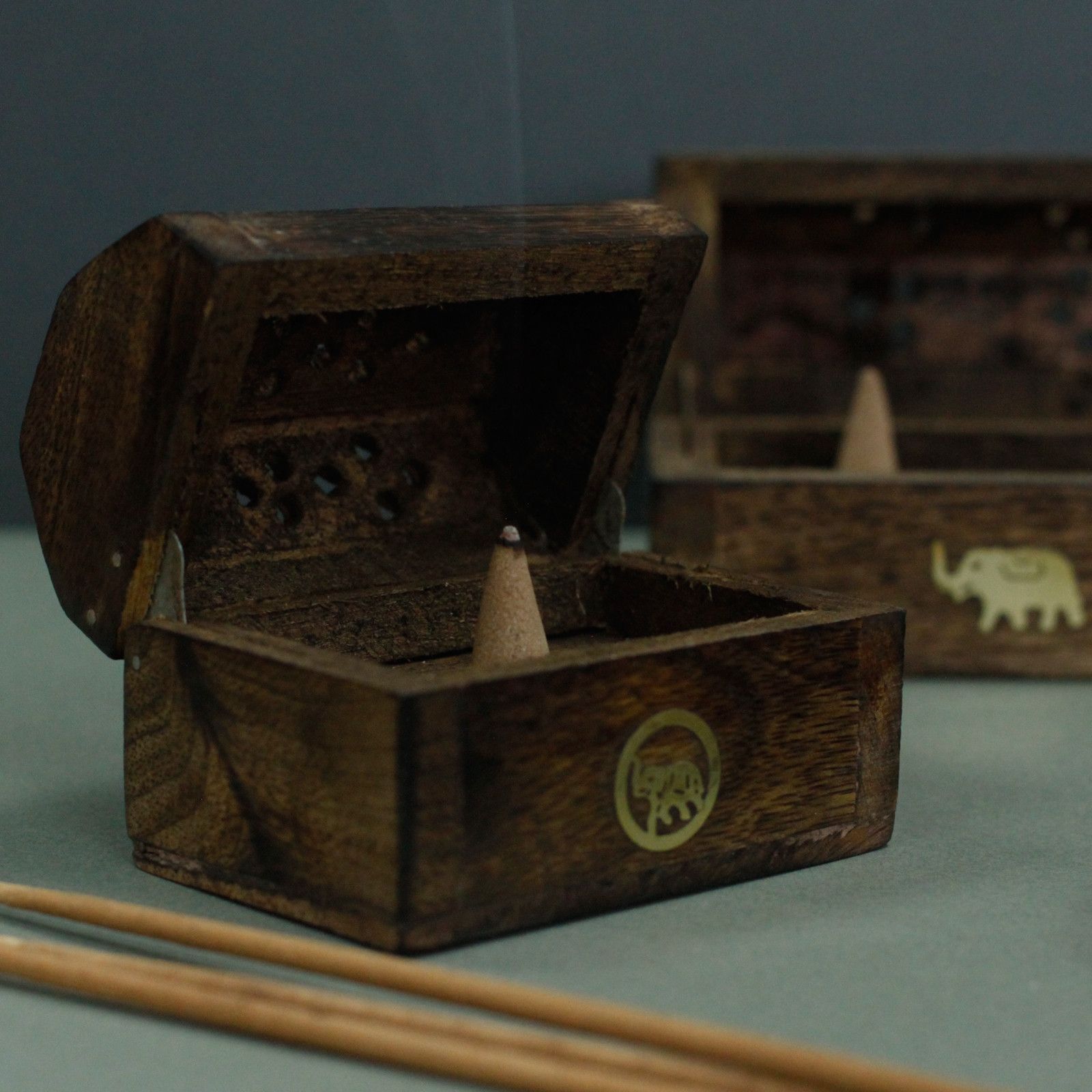Mini Incense Cone Smoke Box - Mango Wood - Image 3