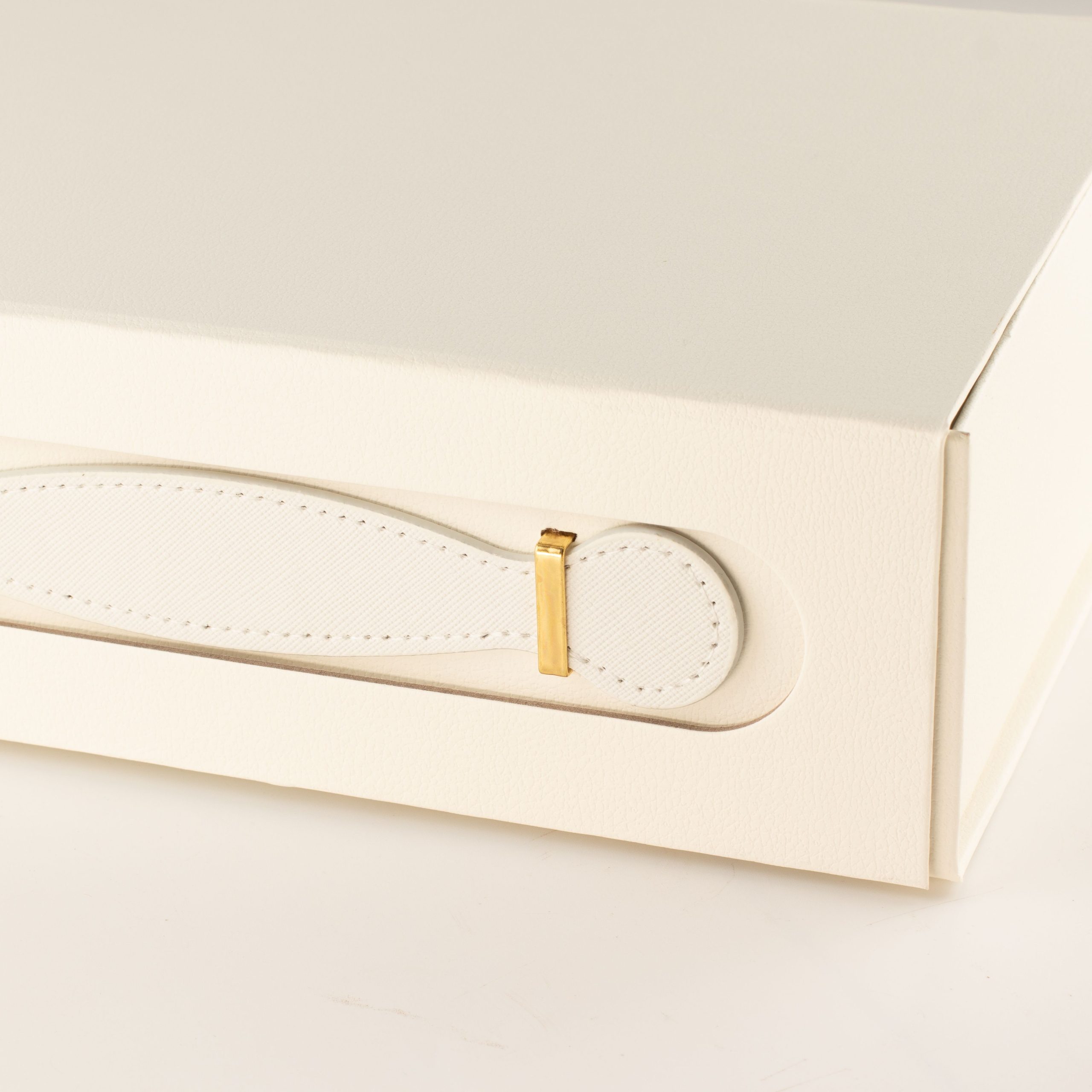 Flat Pack Gift Box - Med Hamper (24x18.2x8cm) - White - Image 6