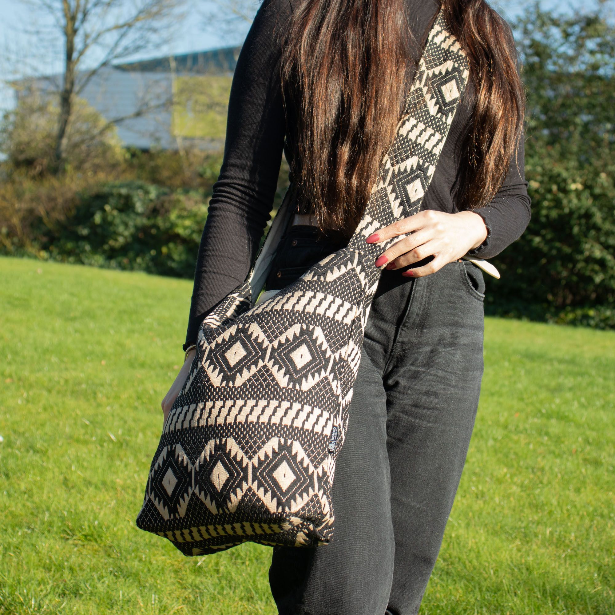 Nomad Sari Jacquard Natural Nomad Carryall Bags - Desert Loom - Image 4