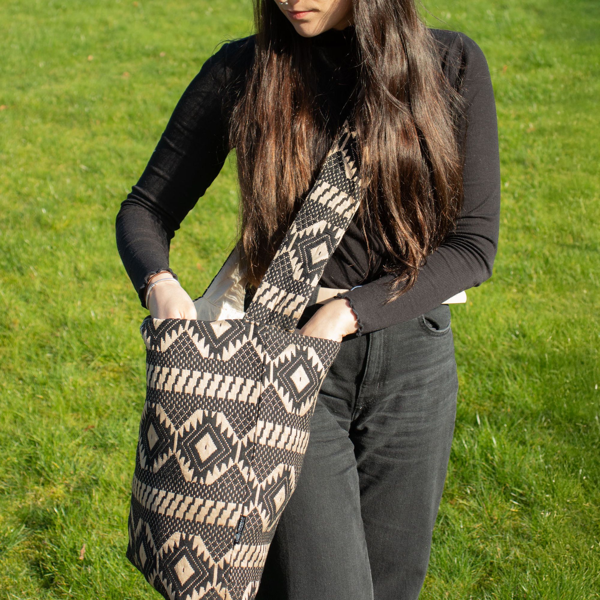 Nomad Sari Jacquard Natural Nomad Carryall Bags - Desert Loom - Image 5