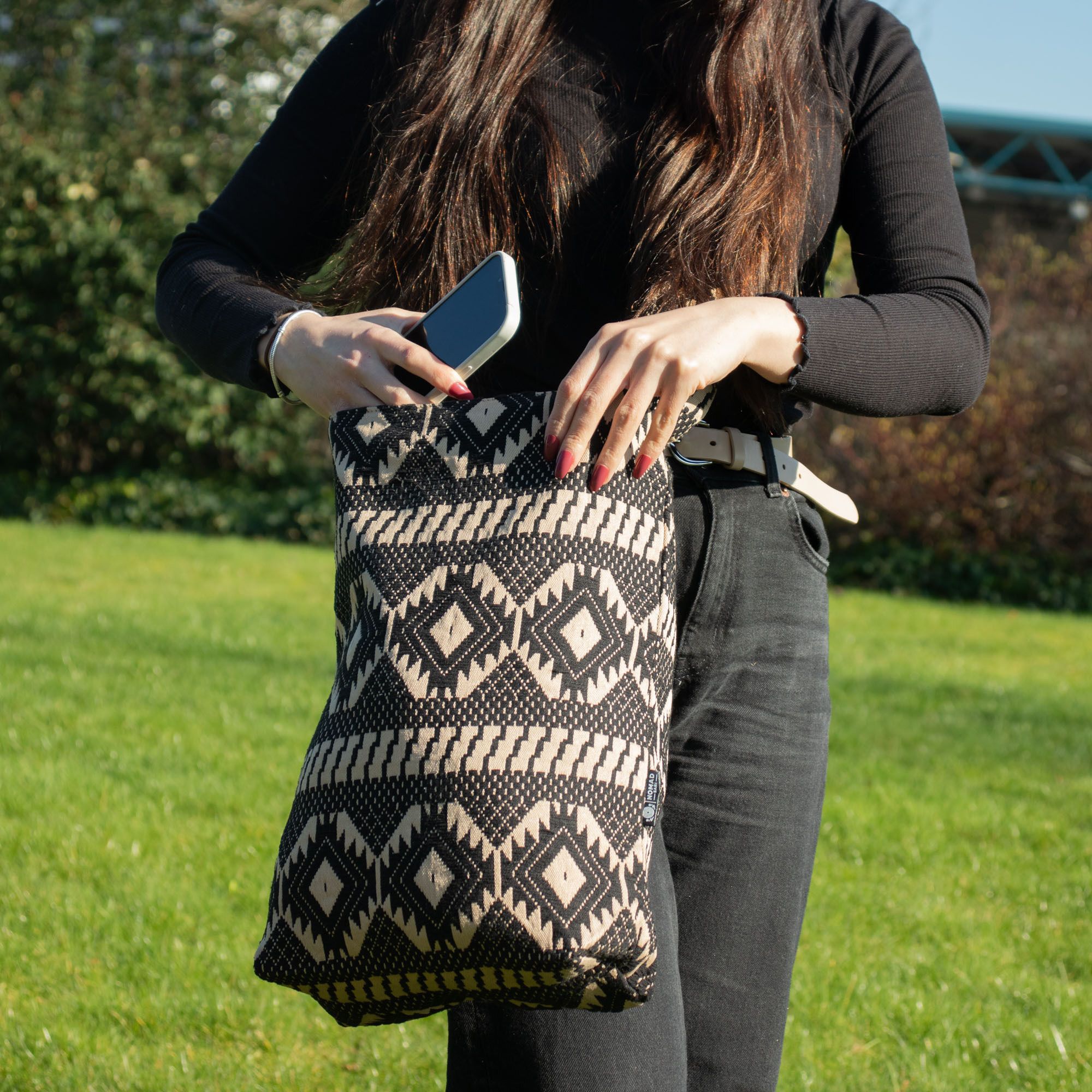 Nomad Sari Jacquard Natural Nomad Carryall Bags - Desert Loom - Image 6