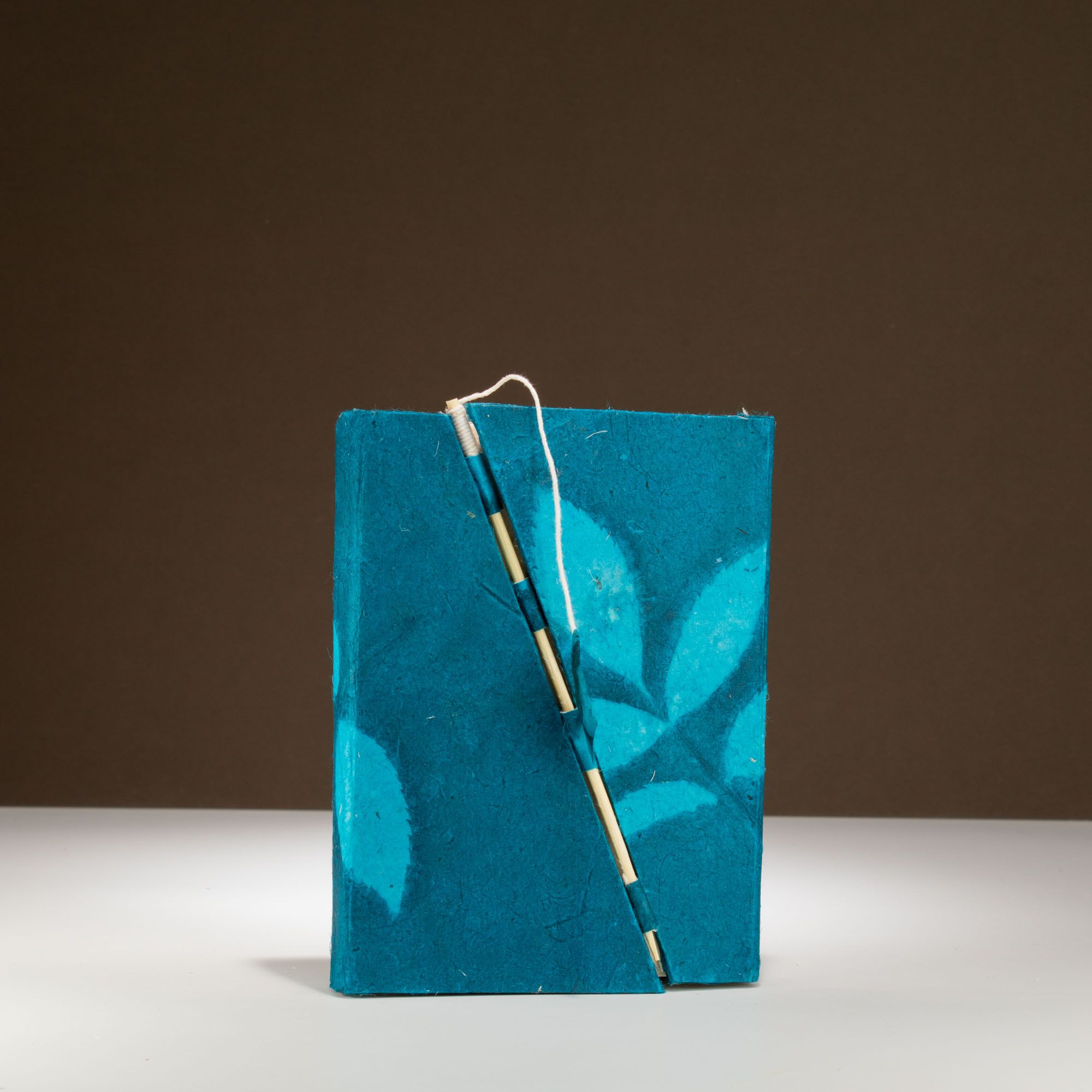 Lokta Bold Floral Bamboo Lock Notebook – Medium (15x12cm) – 45 Leaves – Midnight Blue - Image 4